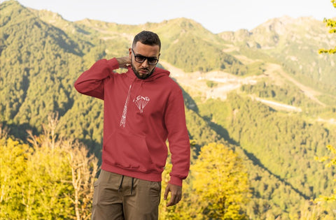 This red hoodie is soft, smooth and stylish. It is the perfect choice for the cooler evenings, the early morning jump of when you want a bit extra. It has soft cotton faced fabric, double fabric hood with self colour drawstring and front pouch pocket. It has an antenna and 'send it' shaped as a parachute printed on front.