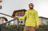 This yellow hoodie is soft, smooth and stylish. It is the perfect choice for the cooler evenings, the early morning jump of when you want a bit extra. It has soft cotton faced fabric, double fabric hood with self colour drawstring and front pouch pocket. It has an antenna and 'send it' shaped as a parachute printed on front.